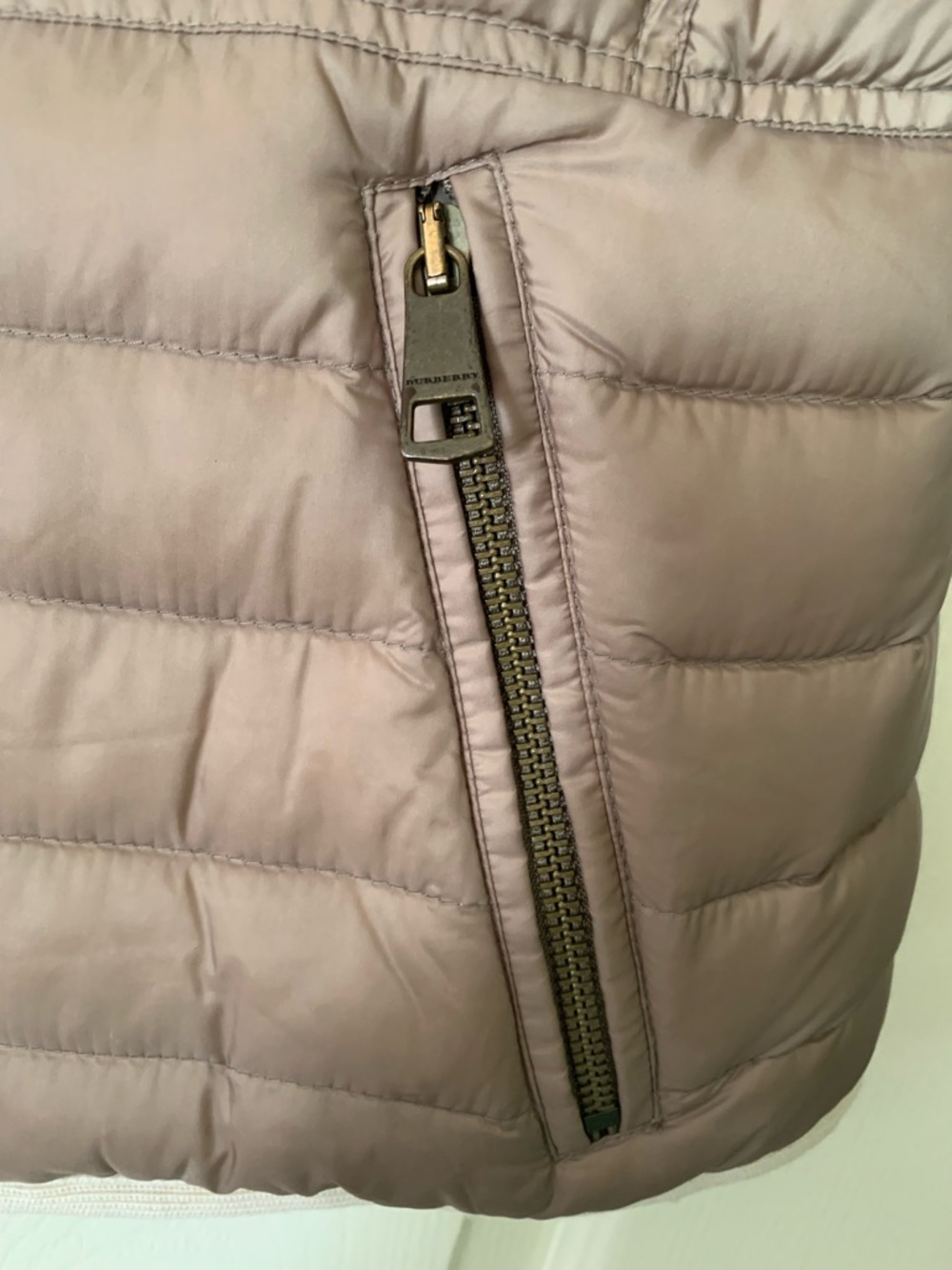 Burberry Brit | Reversible Wool Cable Knit Down Filled Puffer Vest - Medium - Picture 4 of 13